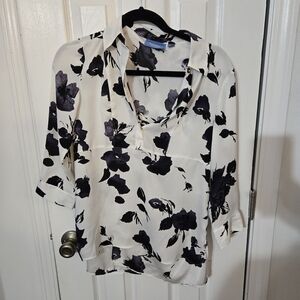 Women's Black Floral V-Neck Blouse - Unbranded